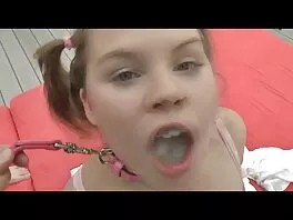 მეღიმება, როცა ჩემს ტუატს დილდოვენ
