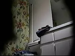 Busty chick თამაშობს საკუთარ თავს