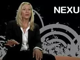 შავგვრემანი ცხელი იღებს cumshot მისი tits