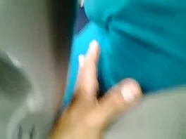 დელიკატური ჩვილი ძუძუებით